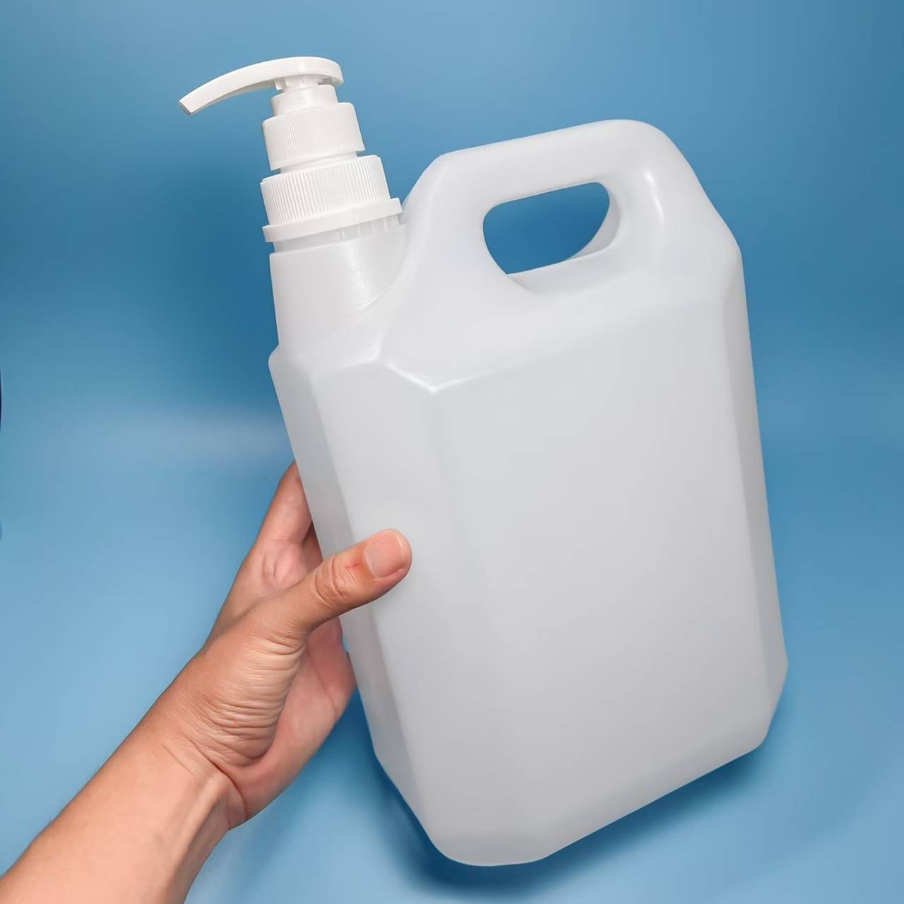 15821-gal18-5L ขุ่นใส/หัวปั้มขาว